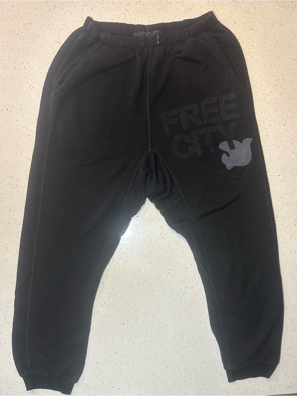 Freecity POCKET unisex baggy sweats, pre-loved